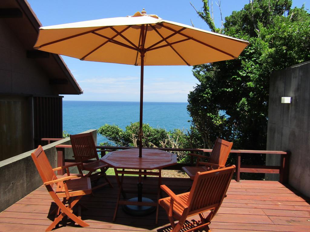 Umitsubaki Hayama Hotel Asaragi Buitenkant foto