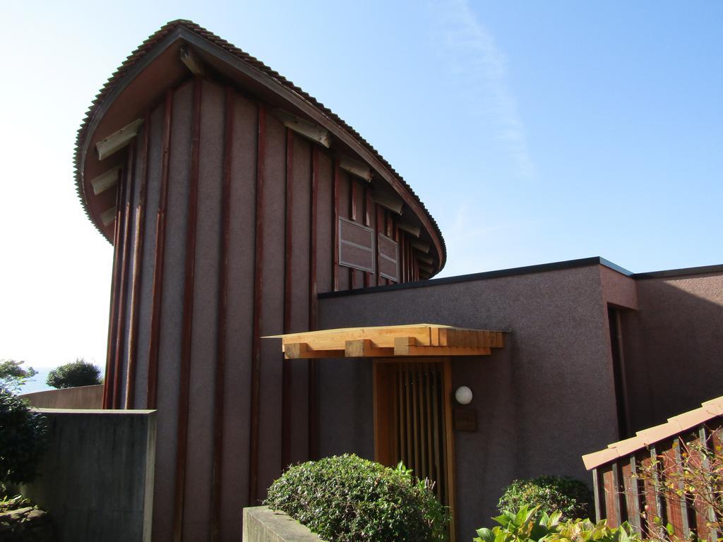 Umitsubaki Hayama Hotel Asaragi Buitenkant foto